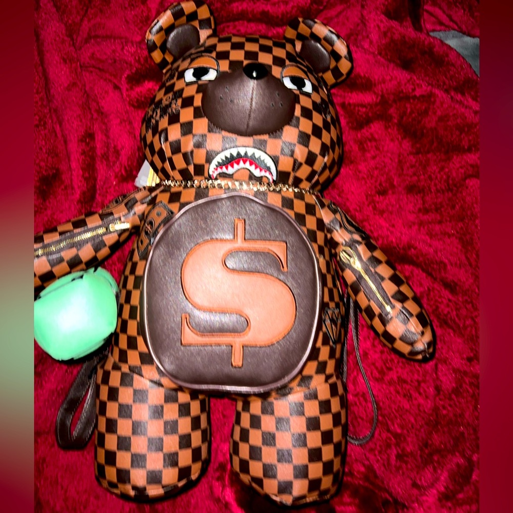 Sprayground Exclusive - Picture 2 of 2